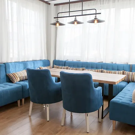 ホテル Vh Premier As & Meeting Center ティラナ