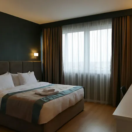 Hotel Vh Premier As & Meeting Center 4*